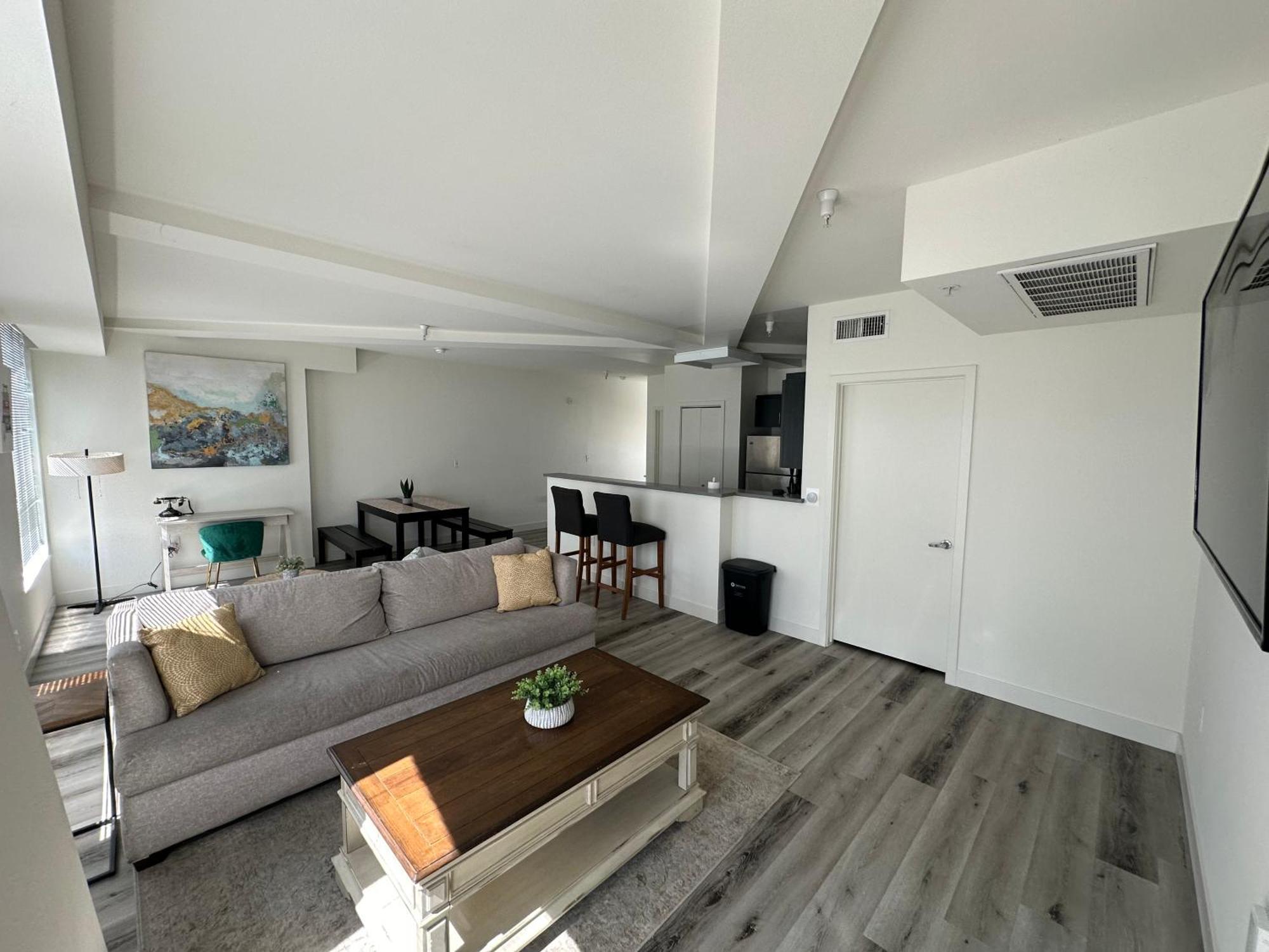 2bedroom 2bath - Art District Apartment Los Angeles
